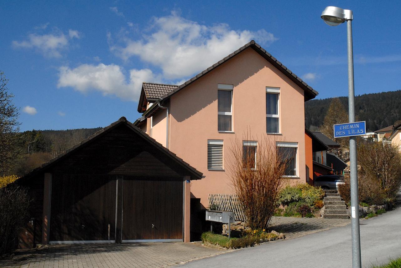 Appartment Aux Lilas Les Geneveys-sur-Coffrane Exteriör bild